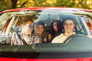 El verano es un momento peligroso para los conductores adolescentes