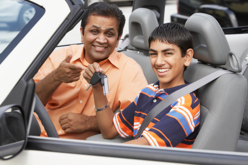 3 tipos de coches que no quiere que su conductor adolescente conduzca 