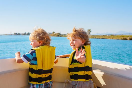 Siga estos consejos de seguridad para botes para ayudar a prevenir accidentes por ahogamiento en California 