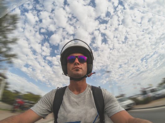 Cámaras en los cascos de moto: ¿Cómo afectarán a los futuros casos de lesiones personales?