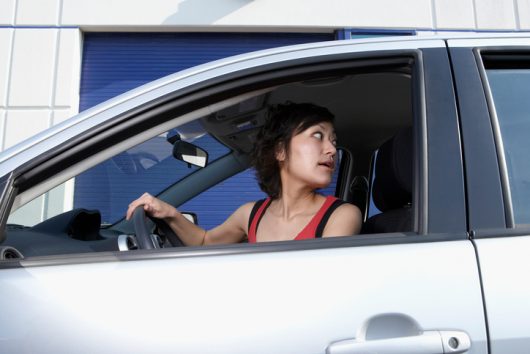 Ir en reversa de manera segura: no todos los accidentes automovilísticos ocurren conduciendo hacia adelante