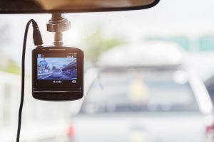 ¿Es legal instalar una dashcam en California? Conozca los detalles