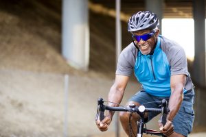 Los 3 pasos de seguridad más importantes que debe seguir al montar su bicicleta este verano