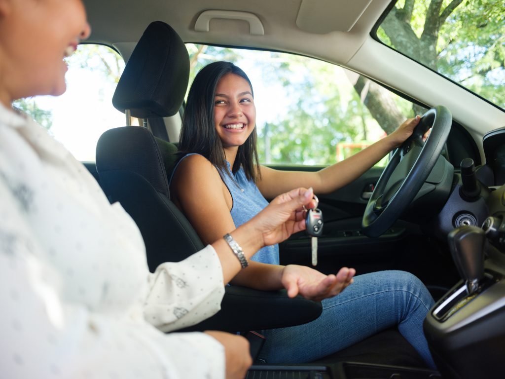 Consejos para hablar con sus hijos adolescentes sobre la gravedad de la conducción peligrosa