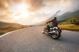 Averigüe si el tipo de motocicleta que usted conduce afecta su probabilidad de tener un accidente de moto fatal