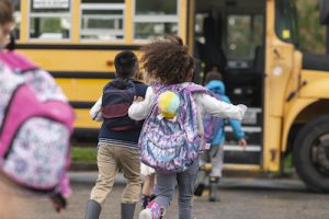 Obtenga respuestas a preguntas frecuentes sobre la seguridad de los autobuses escolares