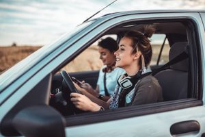 ¿Por qué los concesionarios de vehículos no hablan de los controles de conducción para adolescentes a sus clientes potenciales? 