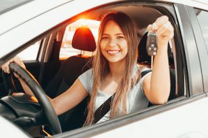 Aprenda por qué su conductor adolescente corre un mayor riesgo de morir en un accidente de coche y qué puede hacer usted al respecto