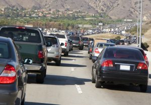 Todo conductor en las carreteras de California debe seguir estas cinco reglas