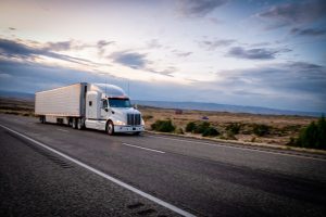 Aprenda qué tan graves pueden ser los accidentes con camiones grandes en California y cómo puede protegerse