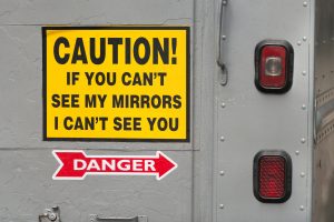 Haga su parte para reducir los accidentes de camiones en california siguiendo estas reglas
