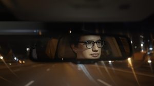 Conducir por la noche puede ser peligroso, pero no tiene por qué serlo: aprenda cómo protegerse al conducir por la noche