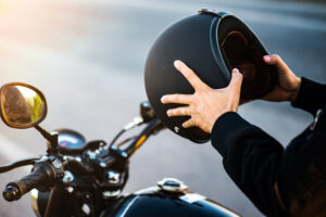Estos mitos sobre los cascos para motociclistas podrían provocar lesiones graves y la muerte, no se convierta en una víctima