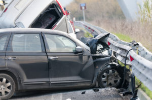 Conozca cinco de las causas más comunes de los accidentes de coche graves en las carreteras de California